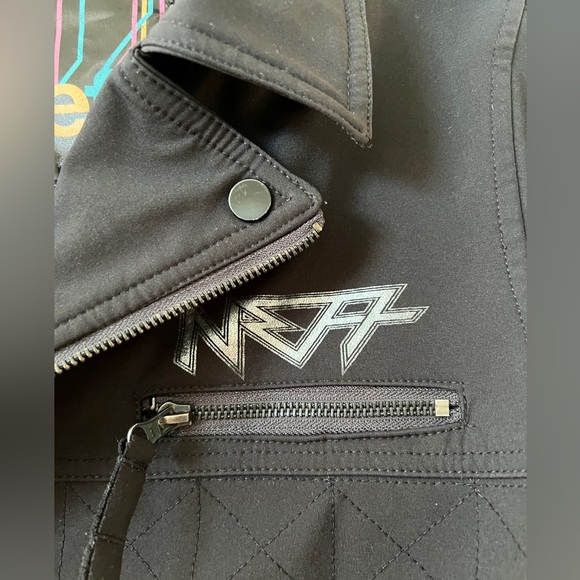 Neff Black Snowboarding Jacket - Small - Picture 4 of 9